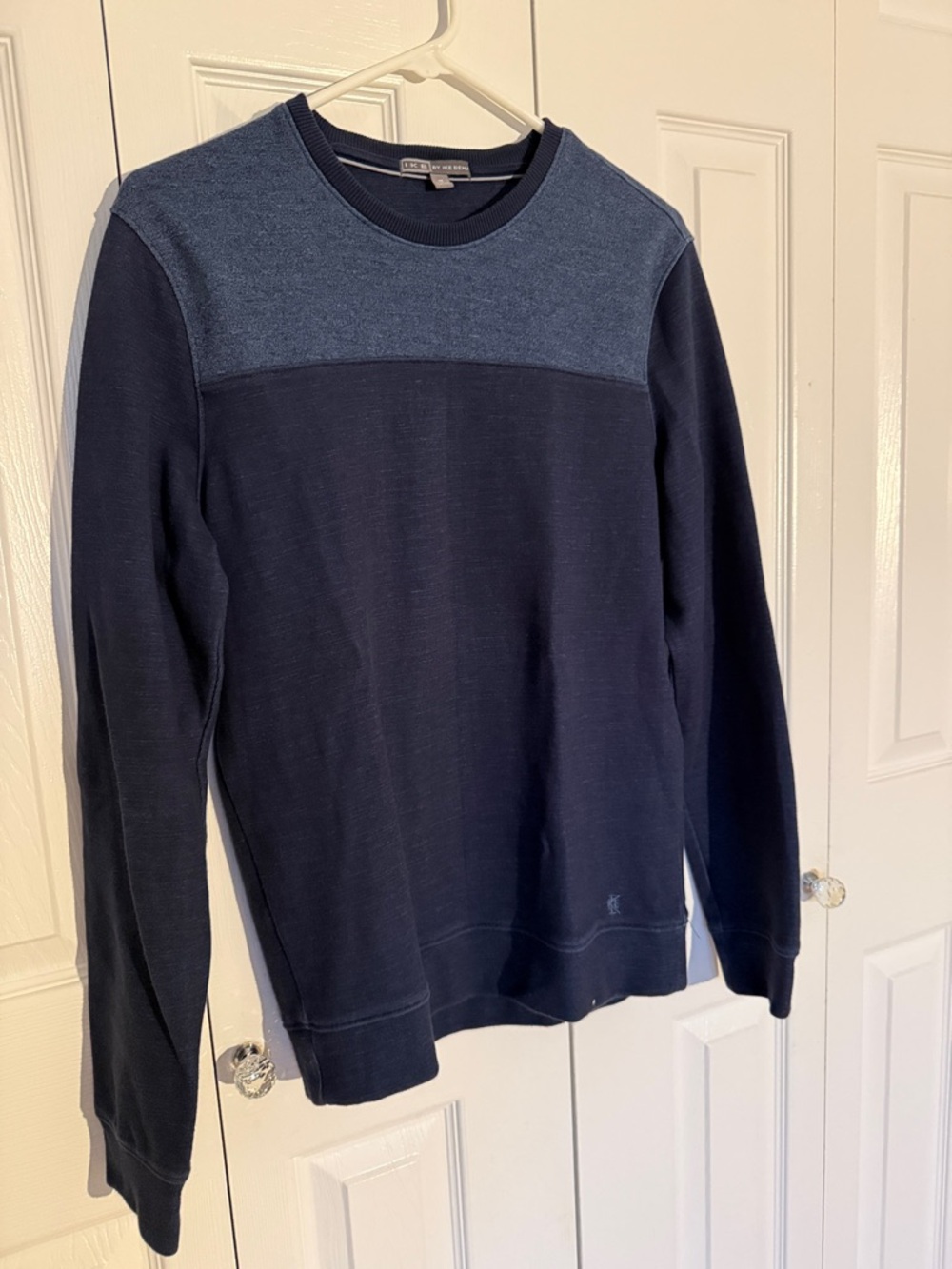 Ike Behar Men's Two-Tone navy and darker Crewneck Sweater